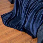 Throw blanket texture detail